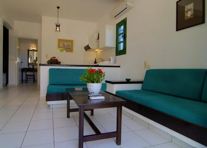 Sirius Aparthotel 3*